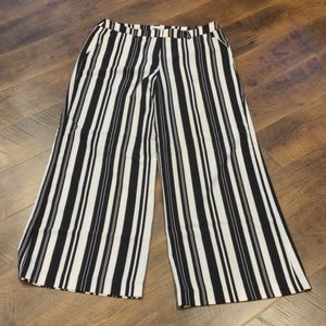 Black and white women's NY and company size 14